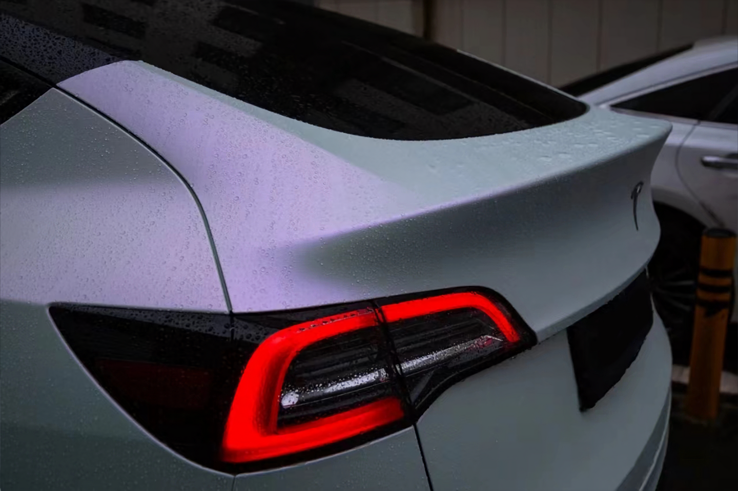 Ceramic White Turns Purple Vinyl Wraps