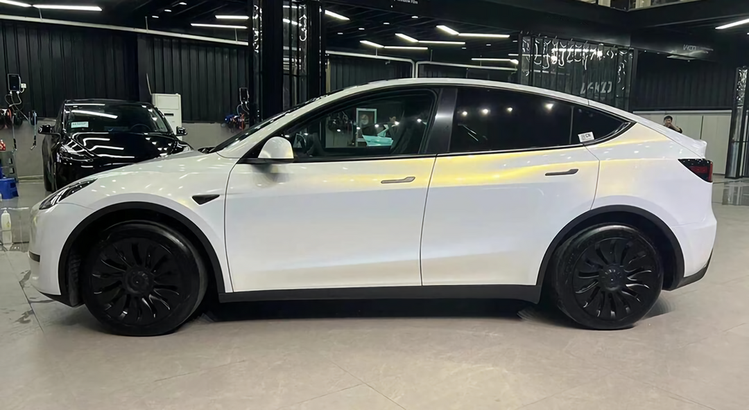 Pearl White Turns Gold Vinyl Wraps
