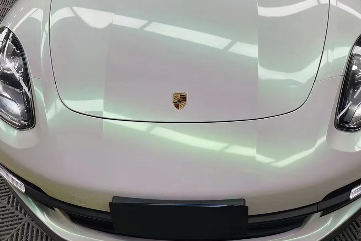 Dawn White Vinyl Wraps