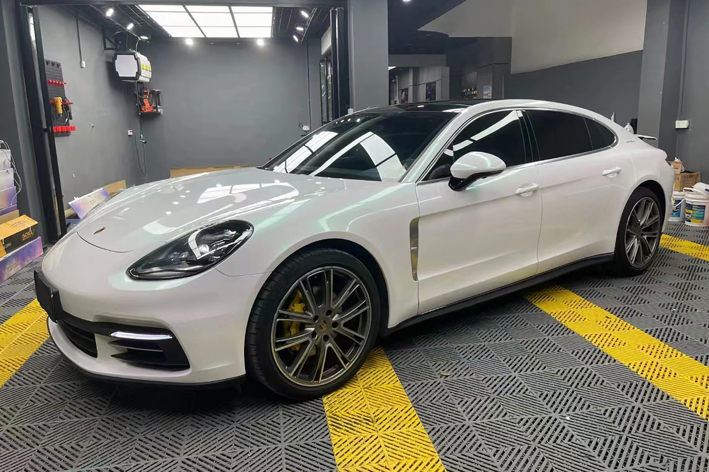 Dawn White Vinyl Wraps
