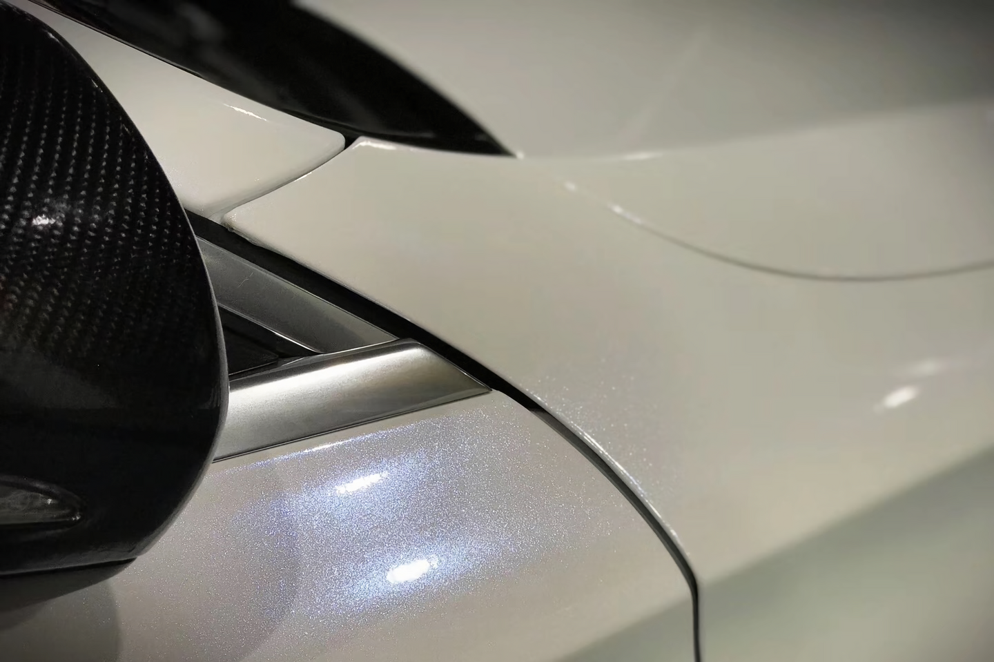 Chameleon White Turns Blue Vinyl Wraps