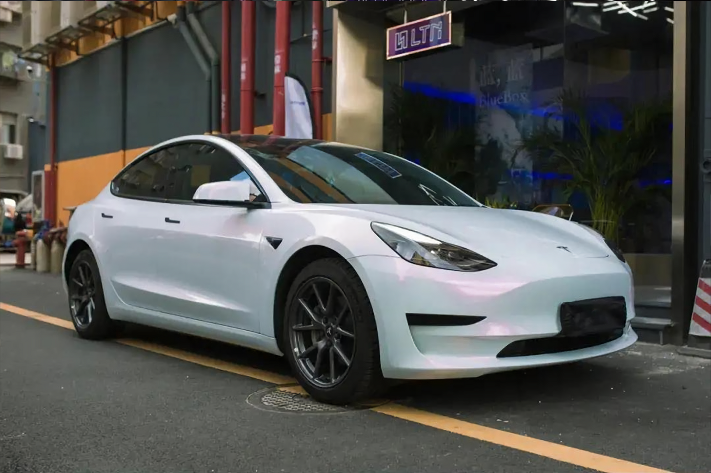 Chameleon White Turn Red Vinyl Wraps