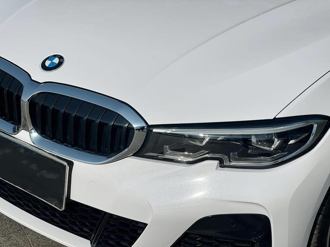 Pearlescent White Vinyl Wrap
