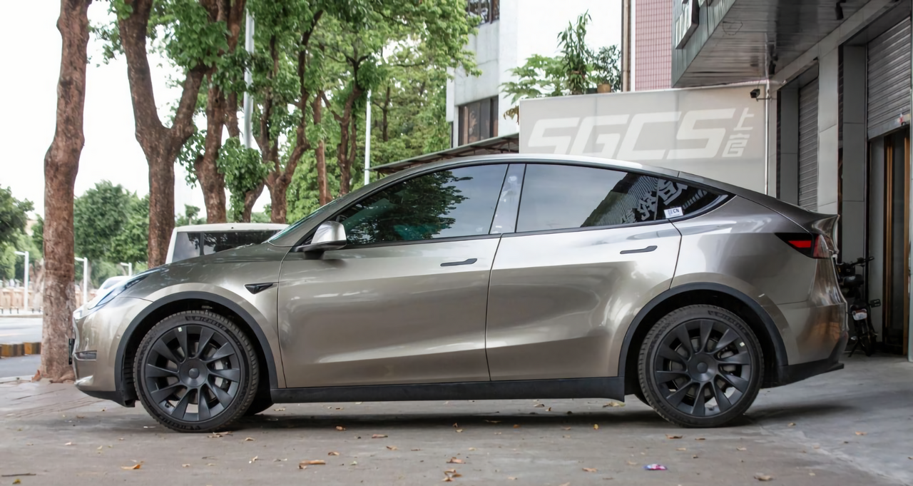 Liquid Metal Gunmetal Gray Vinyl Wrap