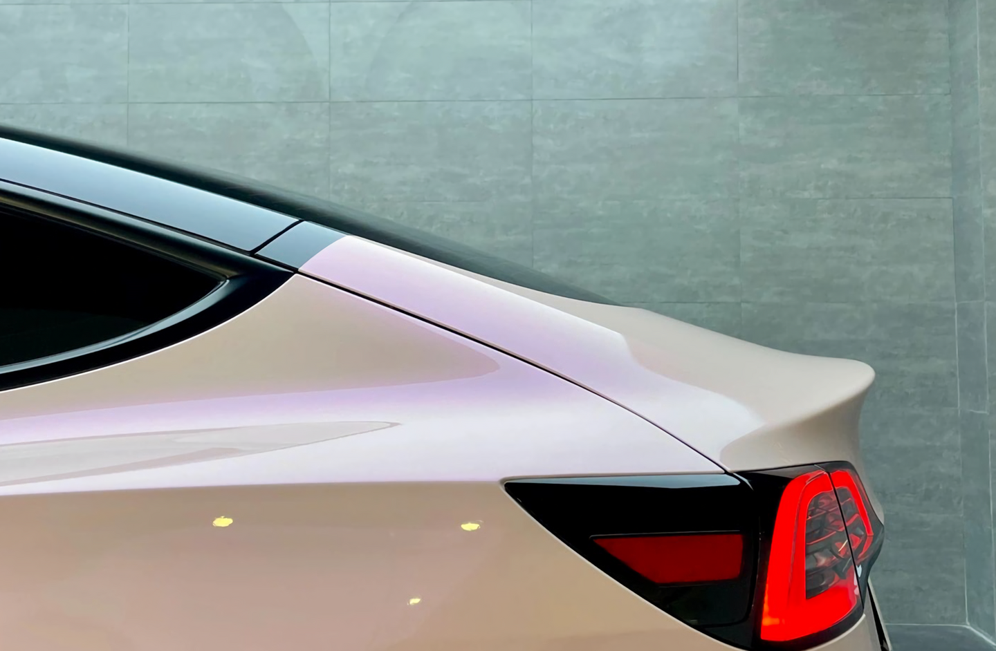 Phantom Dreamy Pink Vinyl Wrap